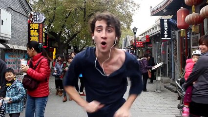 Il danse aux quatre coins de la Chine