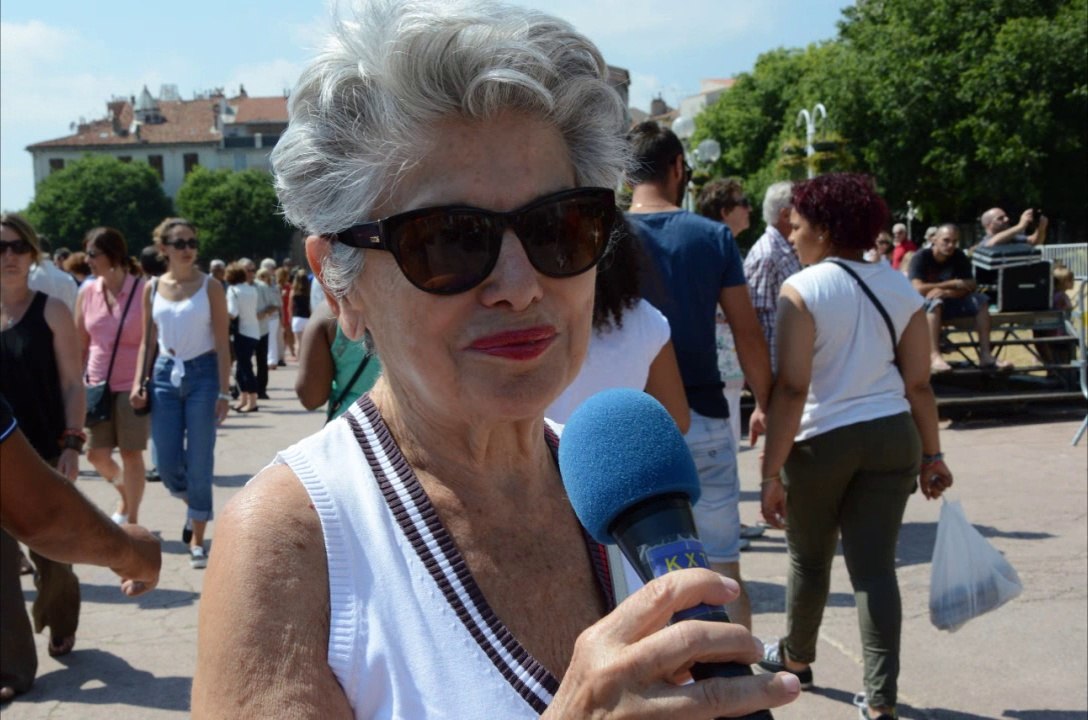 Festival Street Painting Toulon Mai 2015 - Interview Colette Gluck - 720p