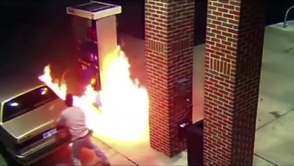 Örümceği Yakmak İsterken Benzin İstasyonunu Yakan Adam