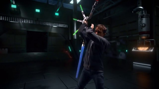 Sabre-laser Star Wars personnalisable par Bladebuilders...