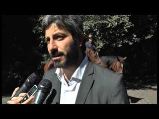Napoli - Fico visita la polizia a cavallo di Capodimonte (28.09.15)
