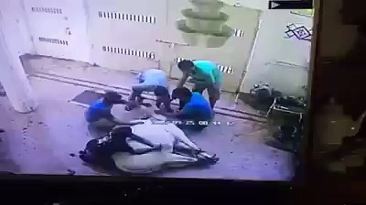 qasai hai k naahiii hahahHHAHHA must watch n share