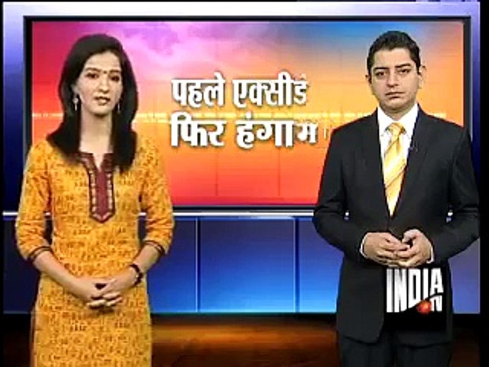 India Mein 6 Larkion Ke Group Ne 2 Larkon....