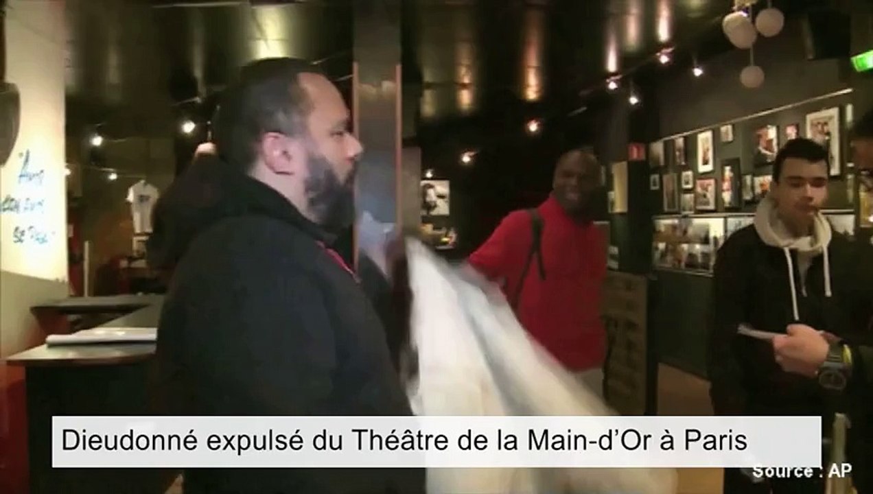 Dieudonné expulsé du théâtre de la Main-d'Or à Paris