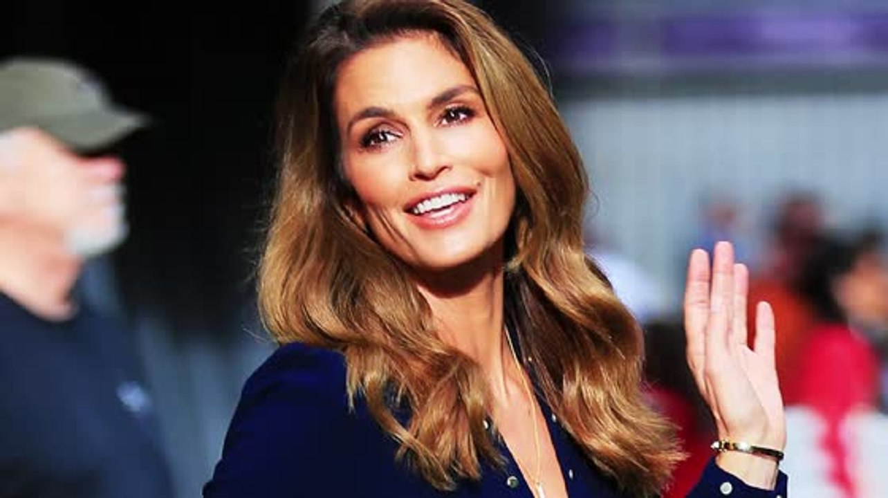 Cindy Crawford Looks Gorgeous in Navy Discussing Her New Book on Good Morning America