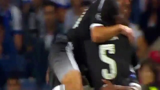 Willian Amazing Free Kick Goal - FC Porto vs Chelsea 1-1 [29.9.2015] Champions League(1)