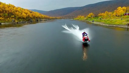 Il a parcouru 212km sur l'eau grâce à une machine insolite ... laquelle ?