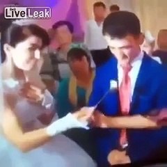 عروسة حبت تفدلك مع رجالها نهار العرس يا ليتها من عملة !!!