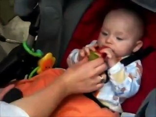 Реакция ребенка на арбуз!