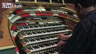 Star Wars Symphonic Suite on an Awesome Pipe Organ