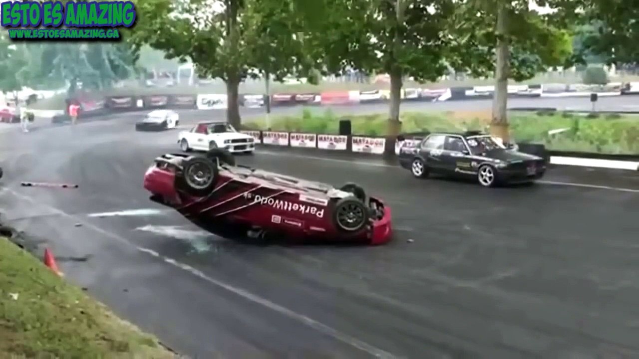 BMW Se Voltea En Carrera De Drift | BMW M3 Drift  Fail 2015