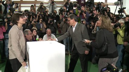 Presidente catalão é convocado por consulta sobre independência