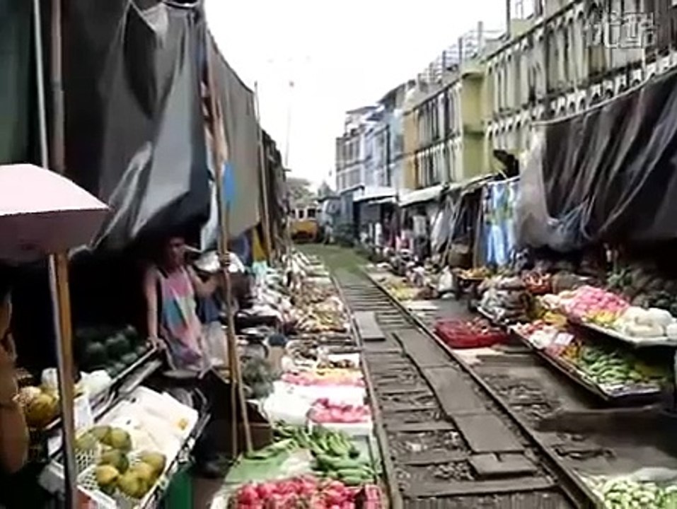 Train track Veggie Market