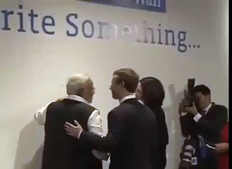 Video PM Modi Drags Away Mark Zuckerberg To Pose For A Photograph.