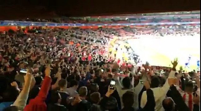 Οι πανηγυρισμοί μετά τη λήξη στο Emirates