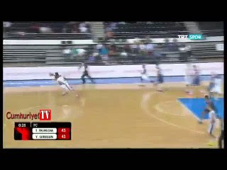 TRT'nin canlı yayınında oyuncuya tokat