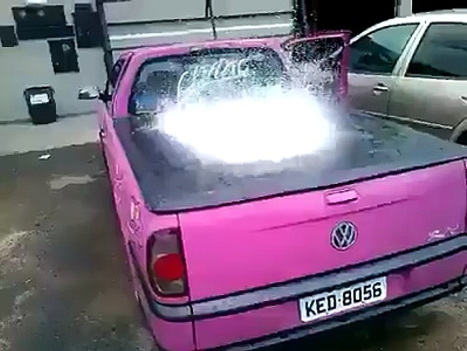 AMazing damcing car