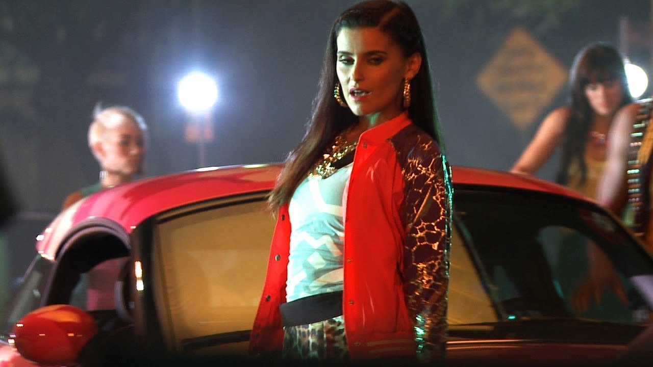 Nelly Furtado - "Parking Lot" Music Video Look