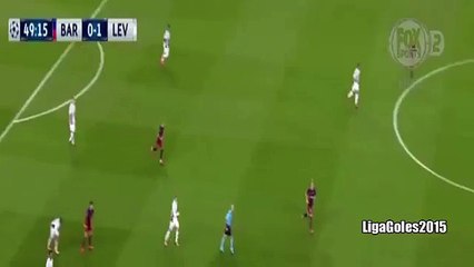 Chicharito Hernandez INCREDIBLE MISS -  Barcelona vs Bayer Leverkusen