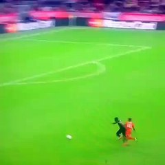 Manuel Neuer Doing His Things vs Dynamo Zagreb