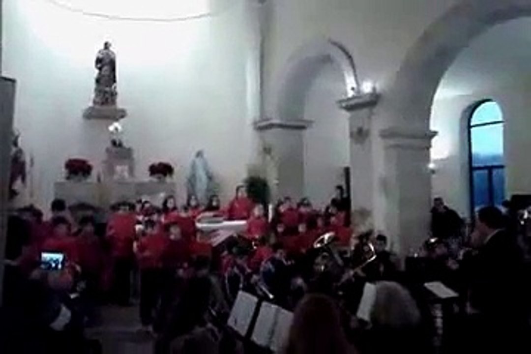 Bambini dell'Istituto Comprensivo di P. Moiano e Banda musicale Don Antonio Santini p.1