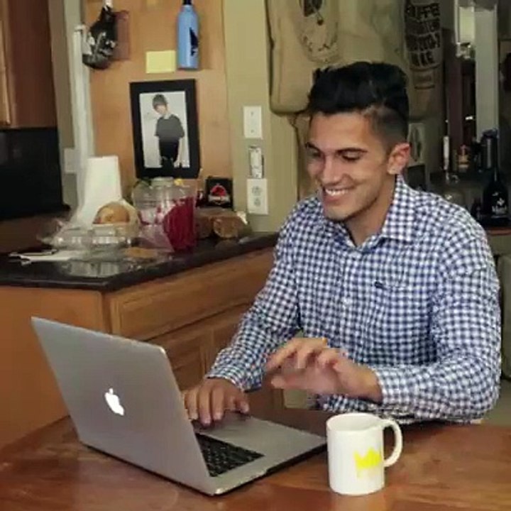 Cat using laptop for chating