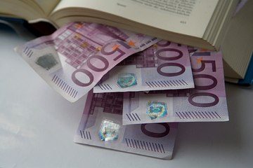 German labor market resilient despite unemployment uptick