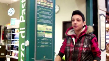 DEFIS | CAMÉRA CACHÉE | Manger un Macdo chez Quick