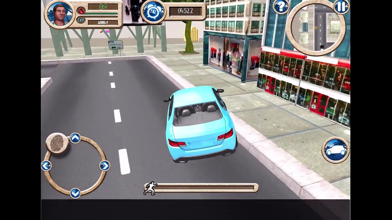 Un gamer teste des copies du jeu GTA V achetées sur Google App Store