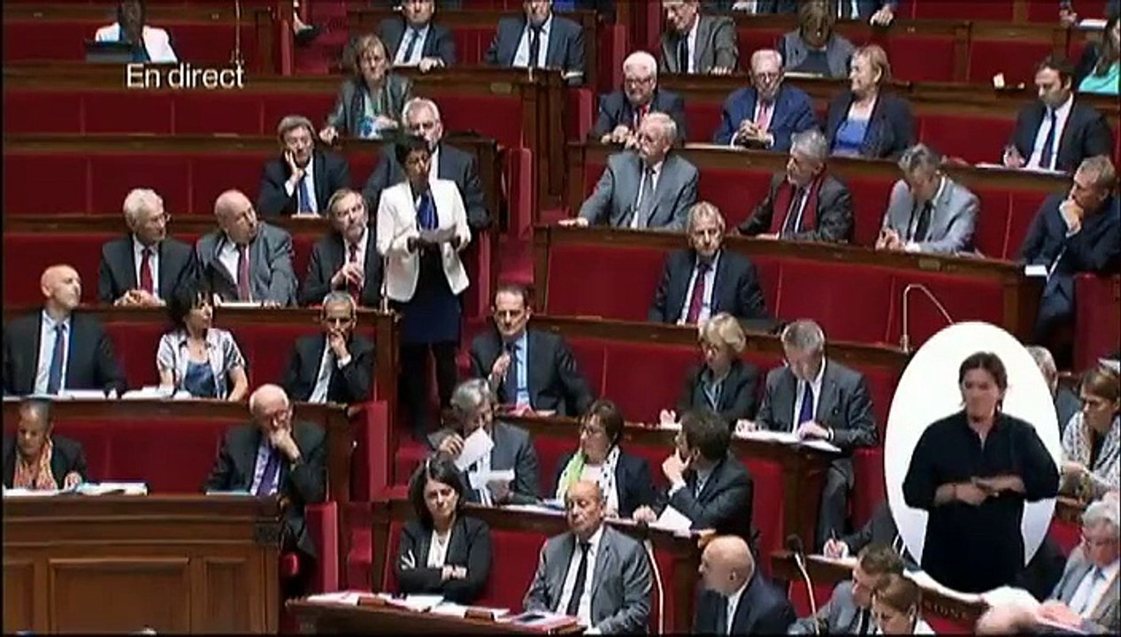 Nadine Morano et la "race blanche" : Valls parle d'une "course effrayante, une surenchère à l'extrême droite"