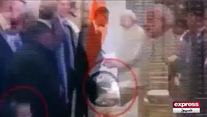 Microsoft CEO insults indian PM Narinder modi