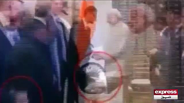 Microsoft CEO insults indian PM Narinder modi