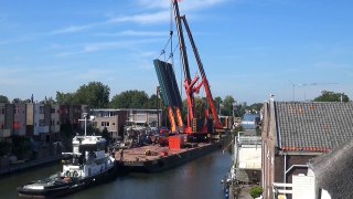 Dutch JulianaBridge intallment goes bad, two cranes and bridge crash.