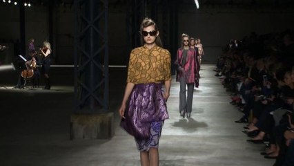 Vogue Fashion Week - Dries Van Noten Spring 2016 Ready-to-Wear