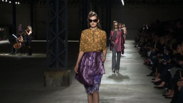 Vogue Fashion Week - Dries Van Noten Spring 2016 Ready-to-Wear