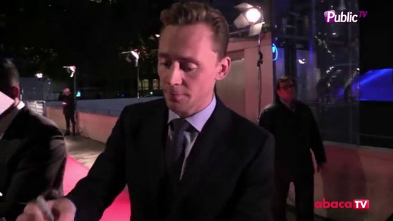 Exclu vidéo : Mia Wasikowska, Tom Hiddleston : duo complice à l’avant-première de Crimson Peak !