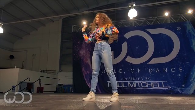 То, что она вытворяет, - просто фантастика! Зовут её Dytto
