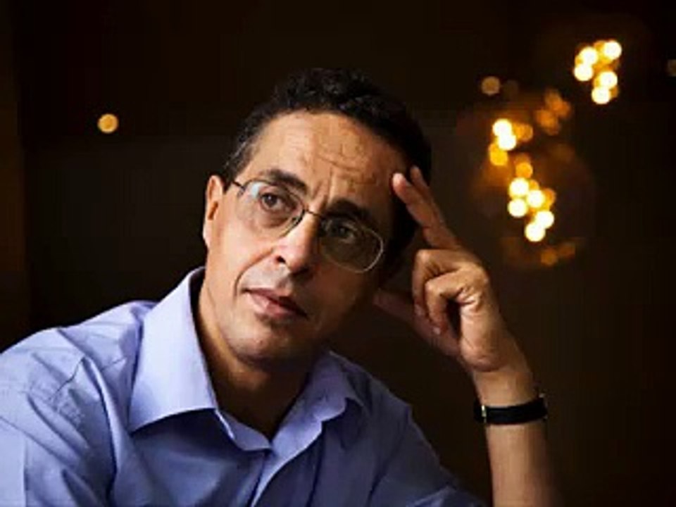 Anouar Benmalek, portrait: " Dans une biographie qui tangue entre fiction et récit, le théâtre du monde s'y joue" (RFI)