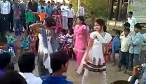 Pakistani Girls Hot Mujra On Road - Video Dailymotion