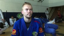 Le jiu-jitsu brésilien séduit aux quatre coins du monde. Durée: 02:13