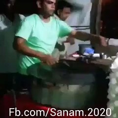 انڈے سے چوزہ  نکل آیا