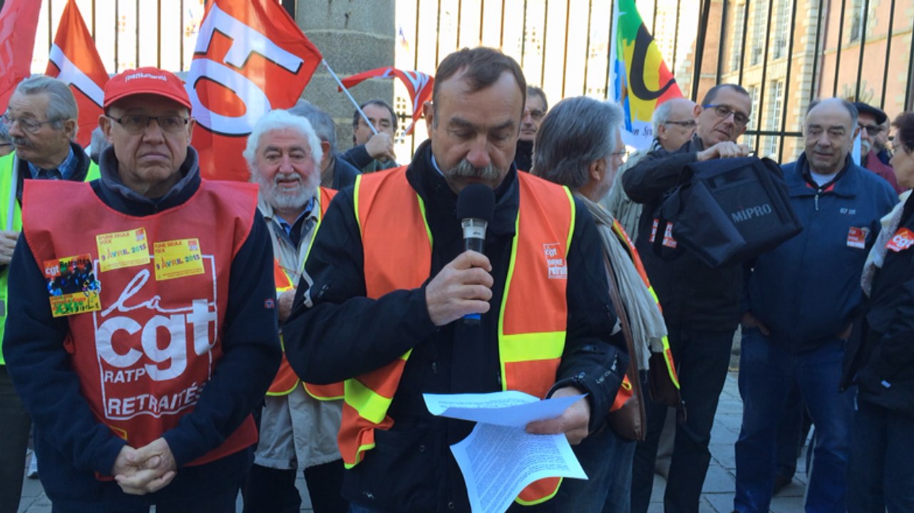 Manifestation des retraités devant la préfecture