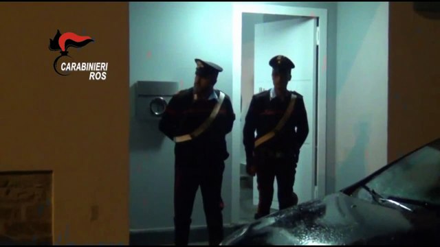 Casapesenna (CE) - Arrestati imprenditore che costruì bunker del boss Michele Zagaria (01.10.15)