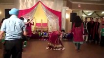 Girls Dance on Mehndi in Indian Wedding video-by zonikhan