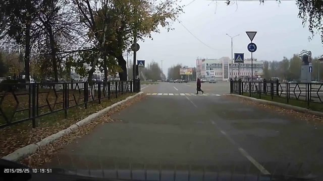 Allez une fois, je suis prioritaire, mais je préfère lui céder ma place.