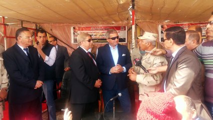 وزير الشباب ومحافظ الاسماعيلية واللواء كامل الوزير فى قناة السويس الجديدة مارس 2015