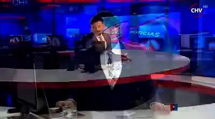 Periodista dice una grosería durante una transmisión en vivo
