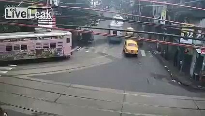 LiveLeak.com - bus/truck crash