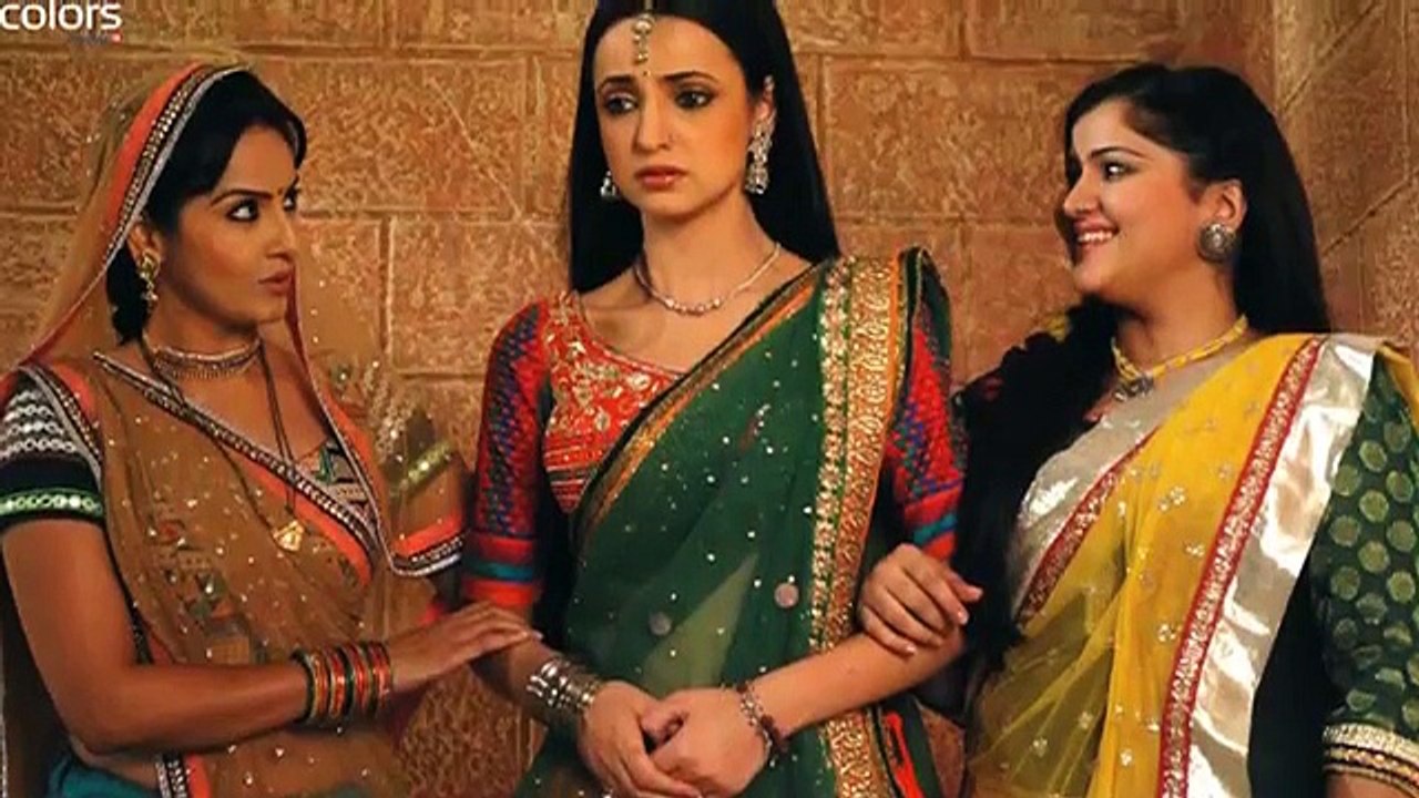 Paro and Rudra Rangrasiya title song