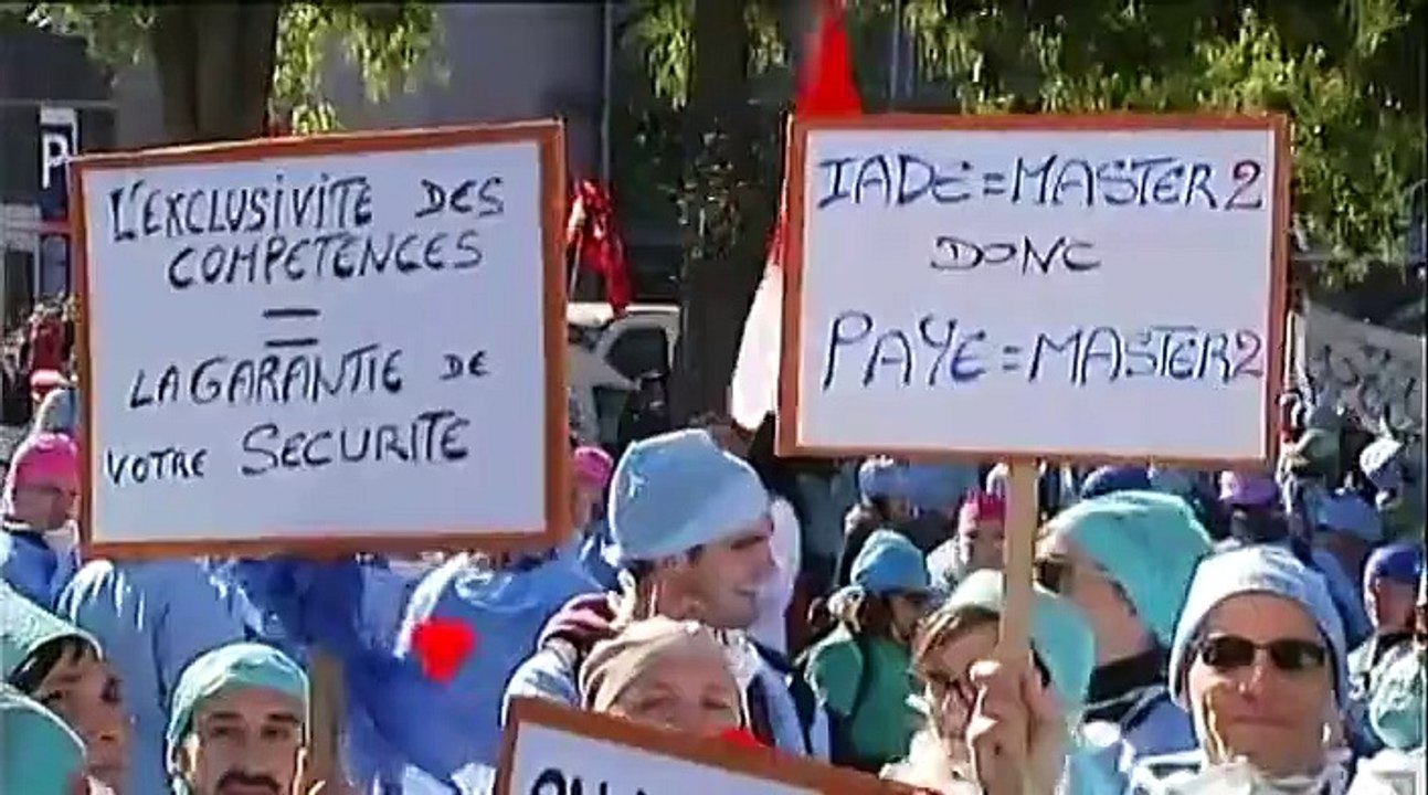 Les infirmiers anesthésistes manifestent à Paris être payés au niveau bac +5